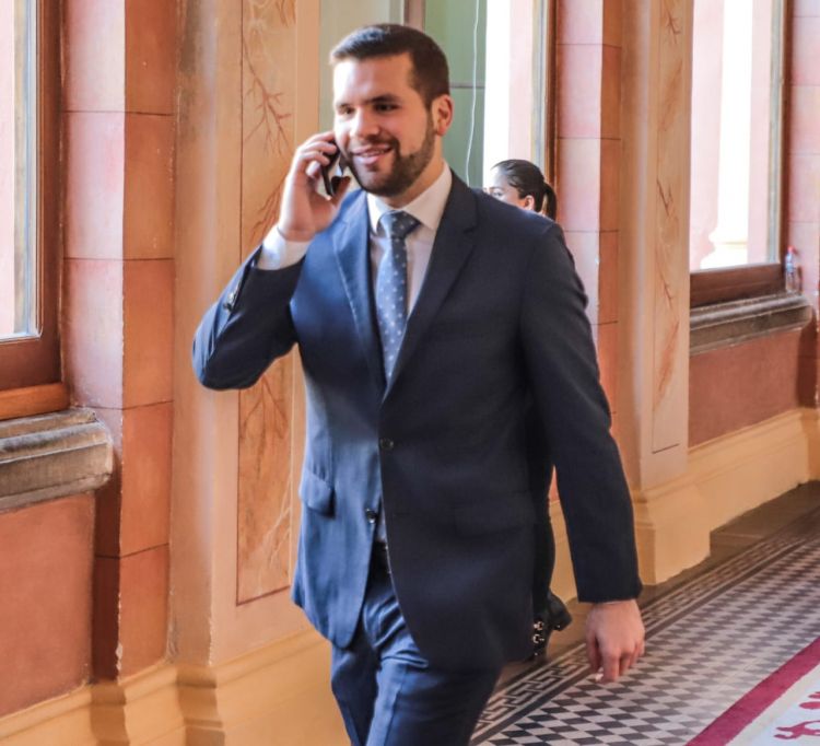 El Jefe del Gabinete Civil y Sequera tienen COVID