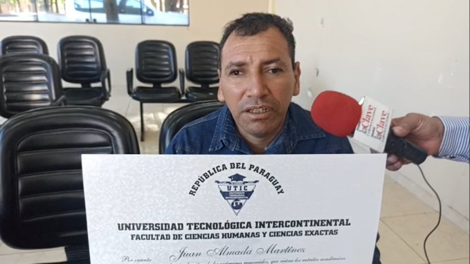 No vidente agradece apoyo recibido para terminar carrera universitaria