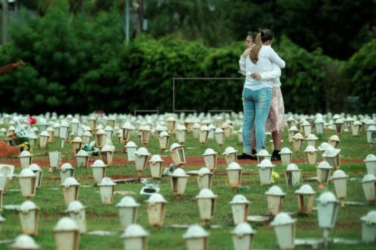 Covid-19: Brasil registra 800 muertes en 24 horas