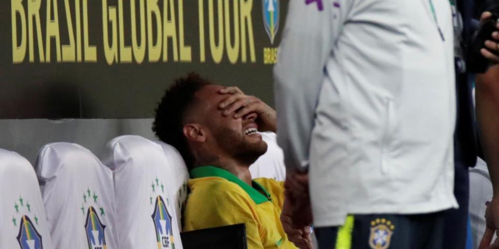 Neymar se retira lesionado del amistoso entre Brasil y Catar