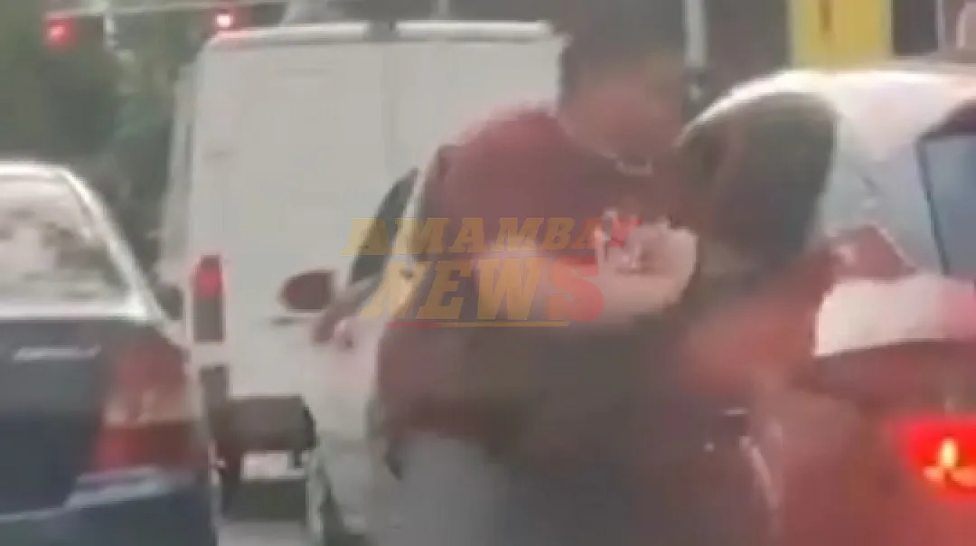 Brutal agresión de un hombre a conductor en plena vía pública
