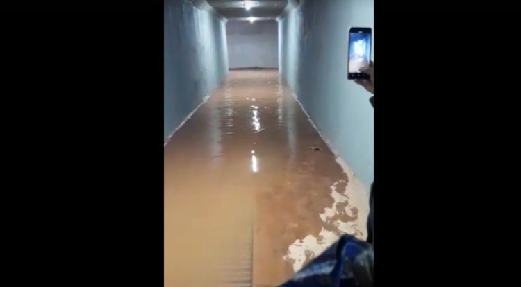 Paso peatonal que costó G. 1.200 millones se inundó por completo: “Todo fue una mentira”