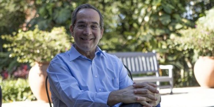 Martín Burt se postula para presidente de la República por movimiento independiente