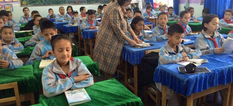 Pekín, acusado de esterilizaciones forzadas en Xinjiang, donde se reduce la población