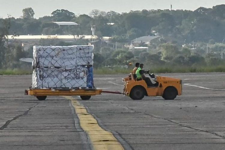 Llegan las 40.000 dosis de Sputnik V a Paraguay