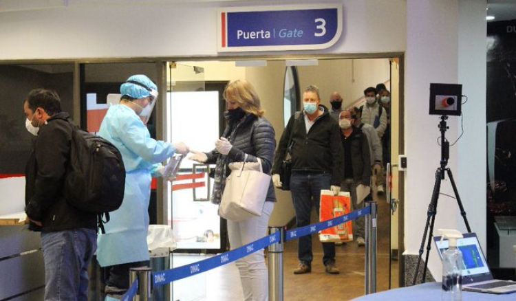 Más de 6.000 paraguayos y residentes extranjeros viajaron a EE.UU. para vacunarse