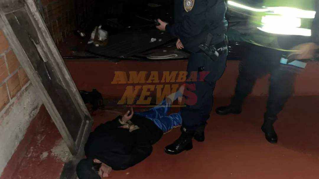 Policía detiene a dos hombres sorprendidos en el techo de un banco en Tablada Nueva