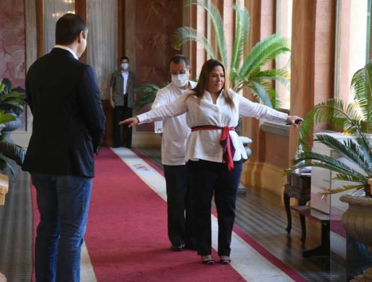 COVID-19: Imputan a Patricia Samudio por sobrefacturación en compras de Petropar