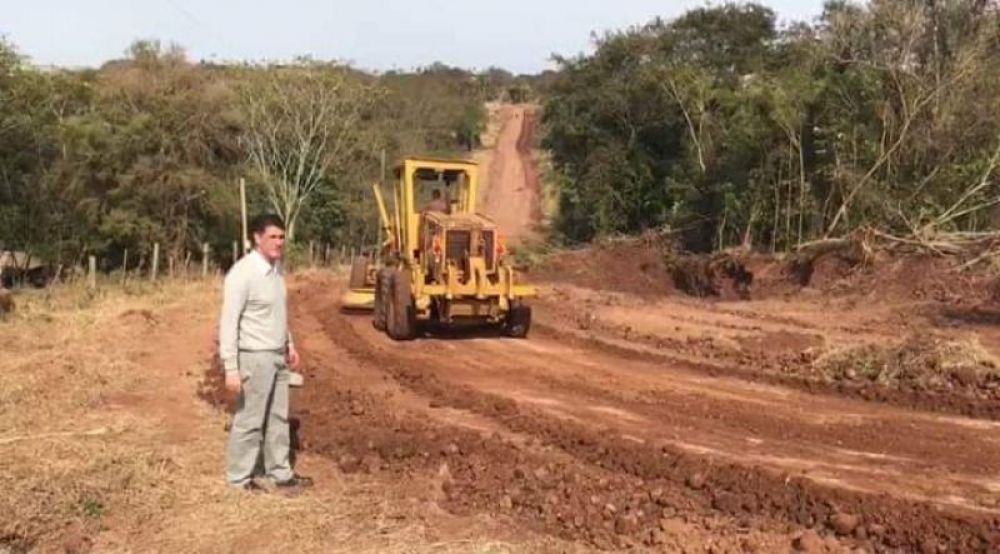 Gobernación recupera caminos en la región de Mafucci