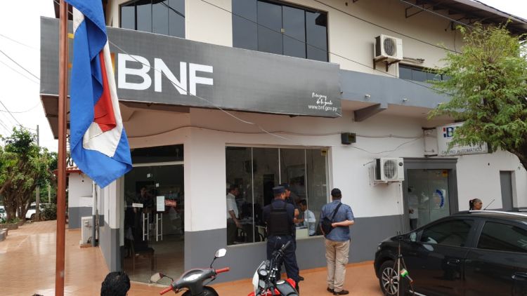 Tres sucursales del BNF cerradas temporalmente por casos de Covid-19