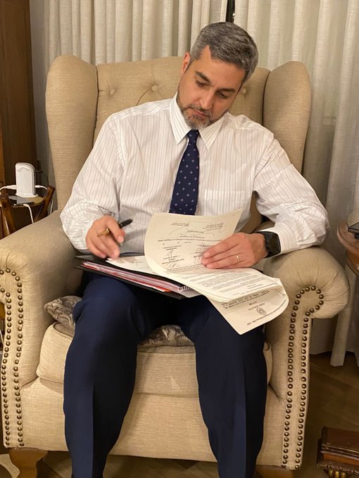 Marito vetó intento de aumentazo del Congreso