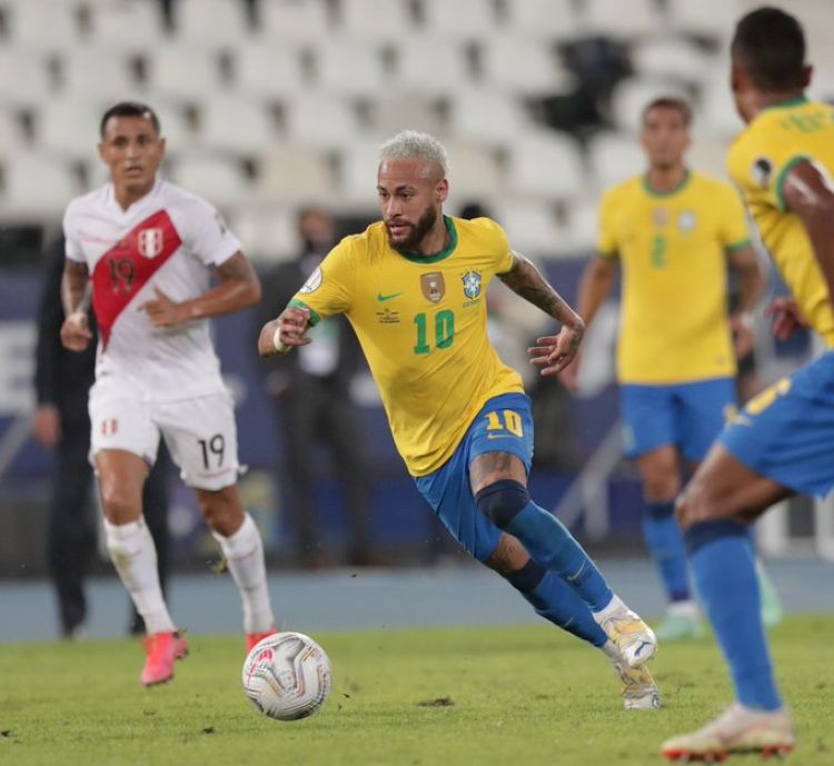 Un Brasil imparable ofrece recital de goles ante Perú