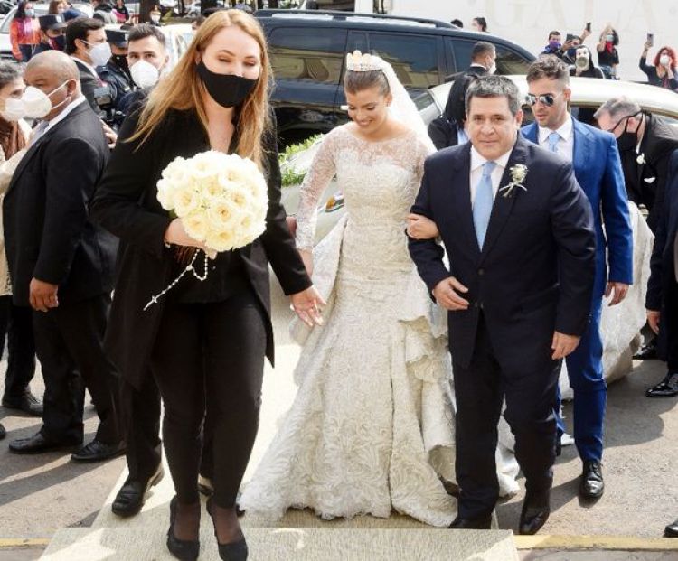 Fiscalía investigará supuesta violación de medidas sanitarias de boda de Sol Cartes