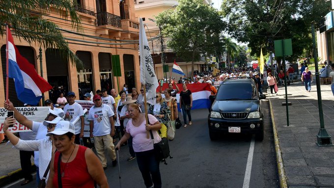 Repudian falta de fármacos   y  despojo de  fondos del IPS