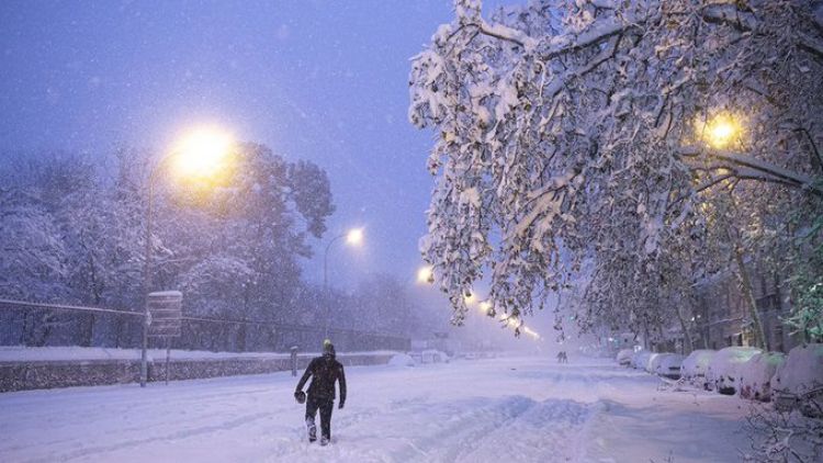 Unas tres personas murieron por la tormenta de nieve en España