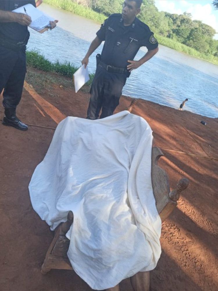 Hombre muere ahogado, mientras que su amigo es rescatado con vida de milagro del río Monday