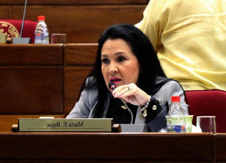 Ex senadora Eugenia Bajac acciona ante la Corte para volver a su banca