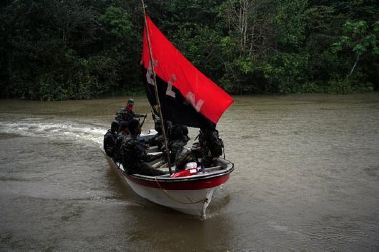Guerrilla del ELN deja en libertad a dos empleados petroleros en Colombia
