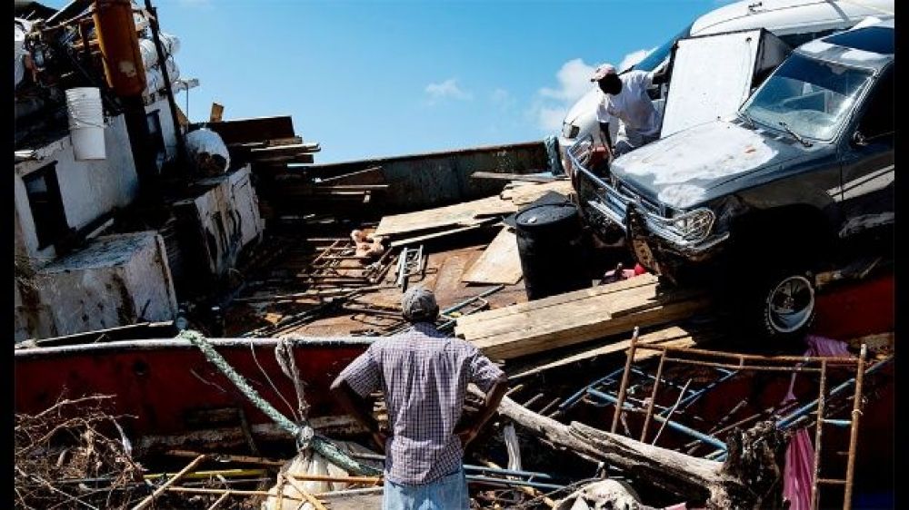 El Dorian golpea a EEUU tras devastar a Bahamas