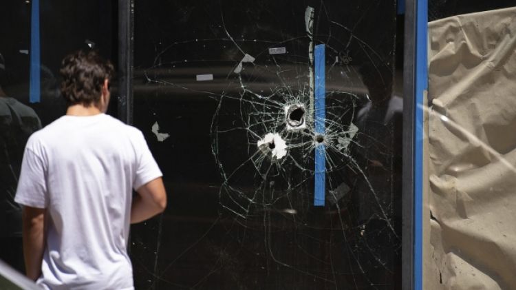Seis muertos y decenas de heridos en dos nuevos tiroteos
