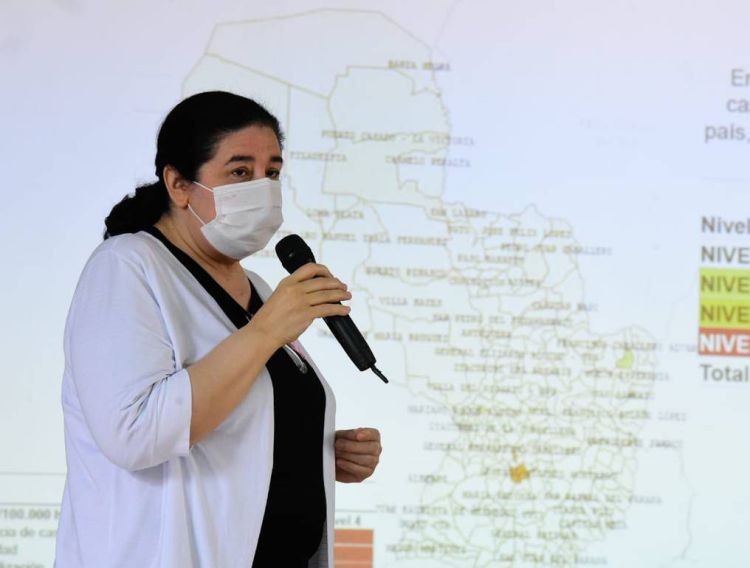 Paraguay tiene 35 mil casos semanales de Covid-19 y podría seguir en aumento