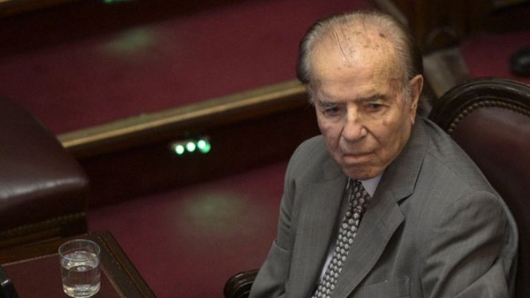 "Todos son sospechosos": la Justicia de Argentina investiga el robo de un anillo perteneciente al fallecido expresidente Carlos Menem