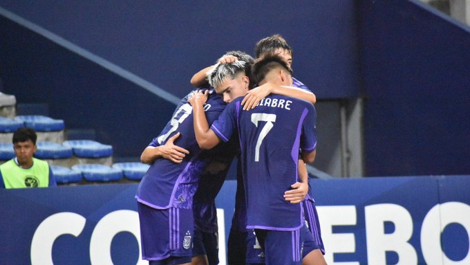 Argentina fulmina a Perú a clasifica al hexagonal