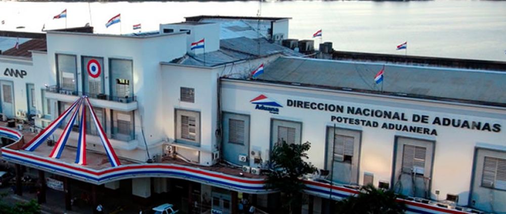Segundo mes de caída en la recaudación de Aduanas