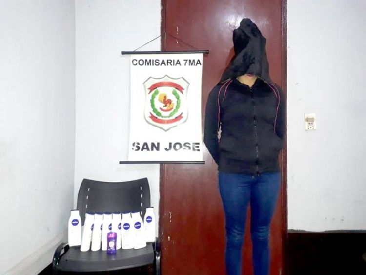 Detienen a mujer que trataba de robar productos de Fortis de Ciudad del Este