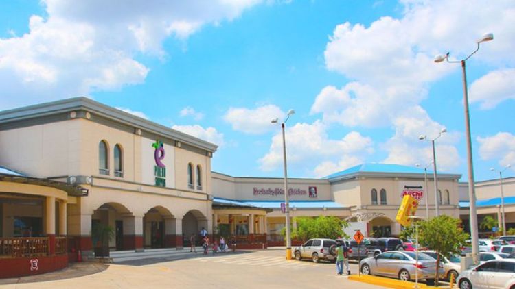 Salud habilitó vacunatorio en el Shopping Pinedo de San Lorenzo