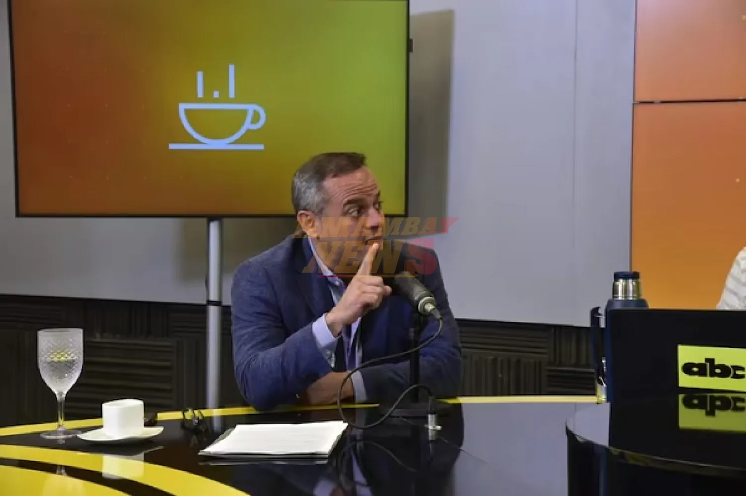 Camilo Benítez advierte a Santi que debe declarar con veracidad su patrimonio ante la Contraloría