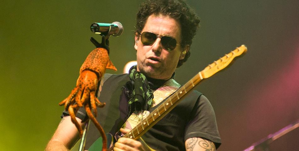 Andrés Calamaro llega al país con su gira “Dios los Cría”