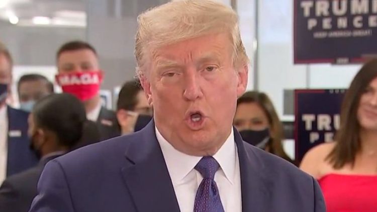 Trump es abucheado después de decir que tomó una tercera dosis de la vacuna Covid