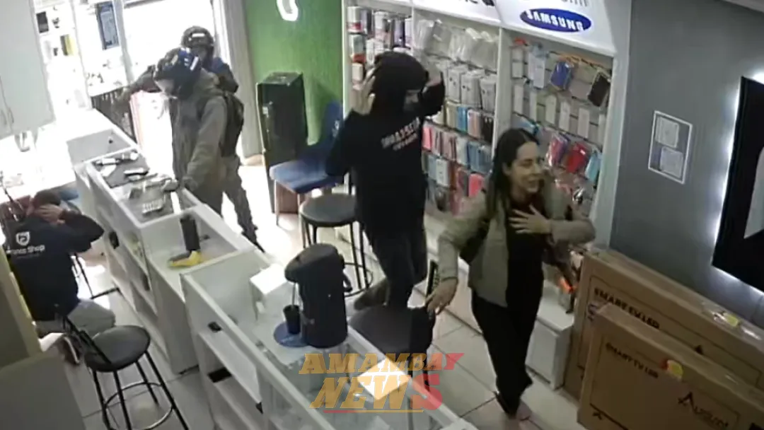 Video: Dos motochorros asaltan local comercial y se llevan varios celulares lujosos