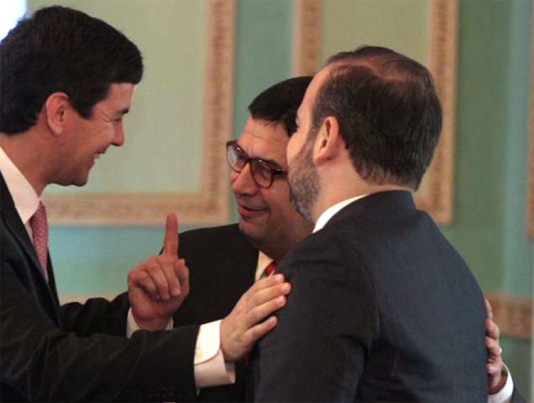 Velázquez asegura que el otro sector busca llegar al poder para evitar ser investigado