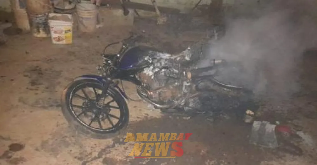Hombre borracho quema la motocicleta de su cuñado