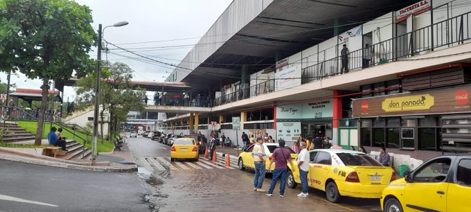 DINATRAN instaló mesa de atención al público en la Estación de Buses de Asunción