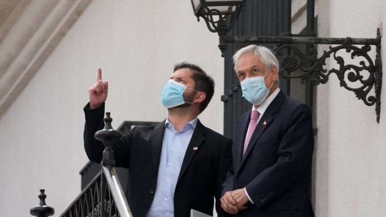 Sebastián Piñera y Boric se reúnen en la Moneda