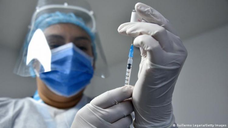 Vacunacin a mdicos: "Muchos se niegan a recibir la AstraZeneca y aguardan otras"