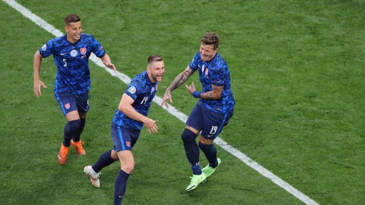 Eslovaquia sorprende a Polonia