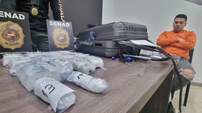 Detuvieron a joven que presuntamente llevaba cocaína a Europa