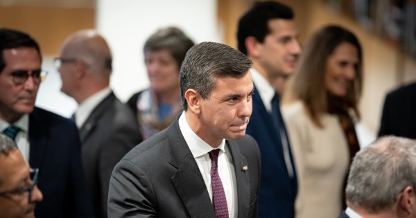 Santi volverá a cruzarse con Milei en el acto por la AMIA tras su faltazo al Mercosur
