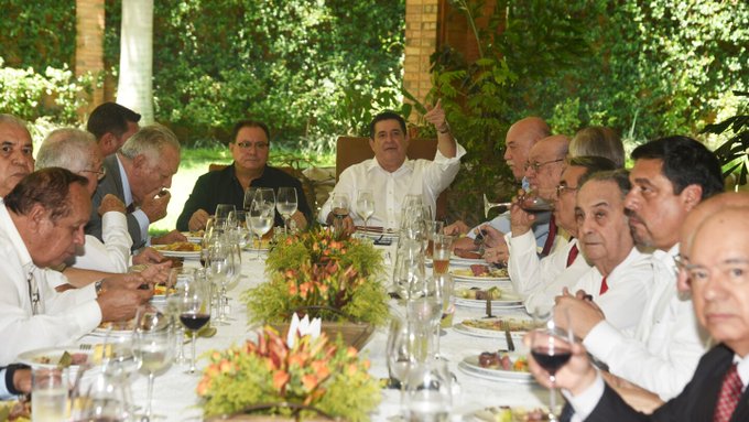 La Contraloría no reglamenta ley y cartismo abusa de puertas giratorias