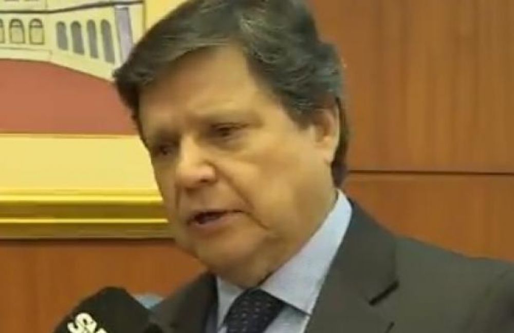 Ministro anuncia depuración profunda de filas policiales