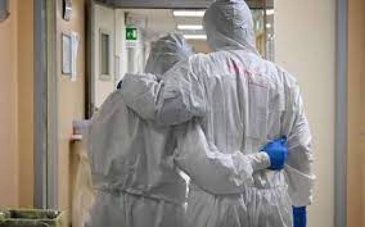 La OMS estima que la pandemia de COVID-19 mató entre 80 mil y 180 mil trabajadores de la salud
