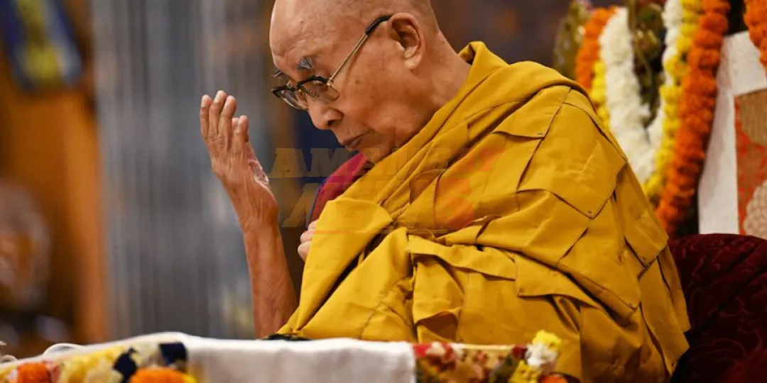 Por su cumpleaños número 90, el dalái lama pide por la paz y la compasión
