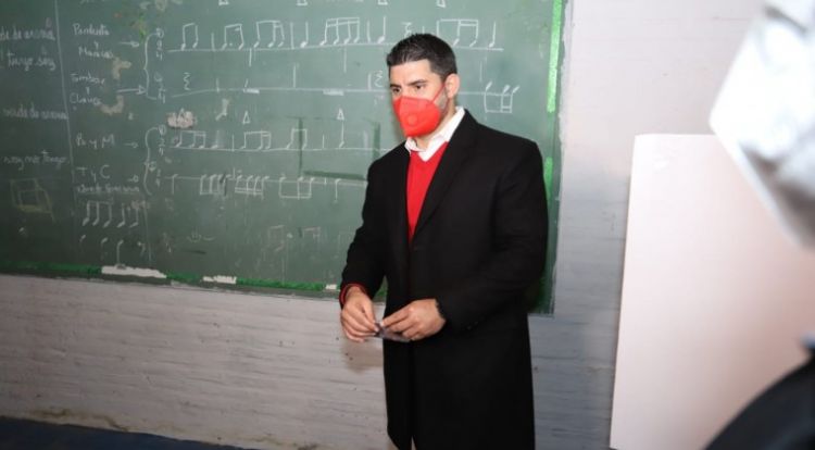 Denuncian posible maniobra: exigen a funcionarios una foto del voto