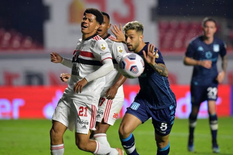 Racing arranca un valioso empate de visita a Sao Paulo
