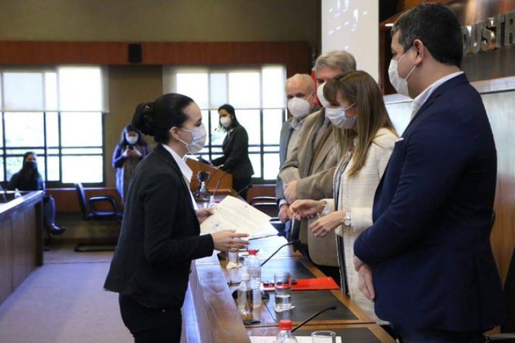 Egresaron nuevos técnicos en farmacia, mecatrónica y en líneas energizadas
