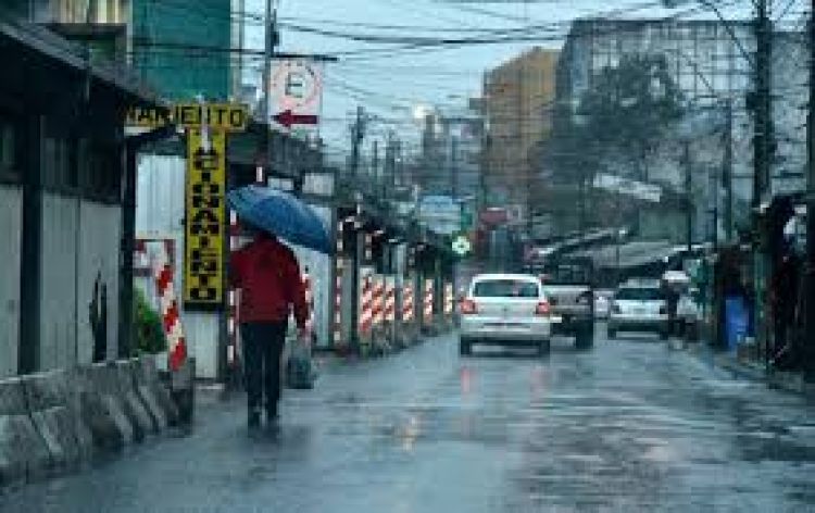 Jueves caluroso, con lluvias y ocasionales tormentas eléctricas
